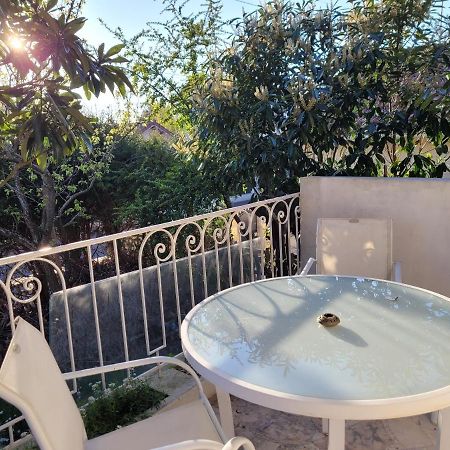 Joli T2, Terrasse Et Jardin, Ideal Pour Familles, A 15 Min De L'Aeroport Roissy Cdg Tremblay-en-France Kültér fotó