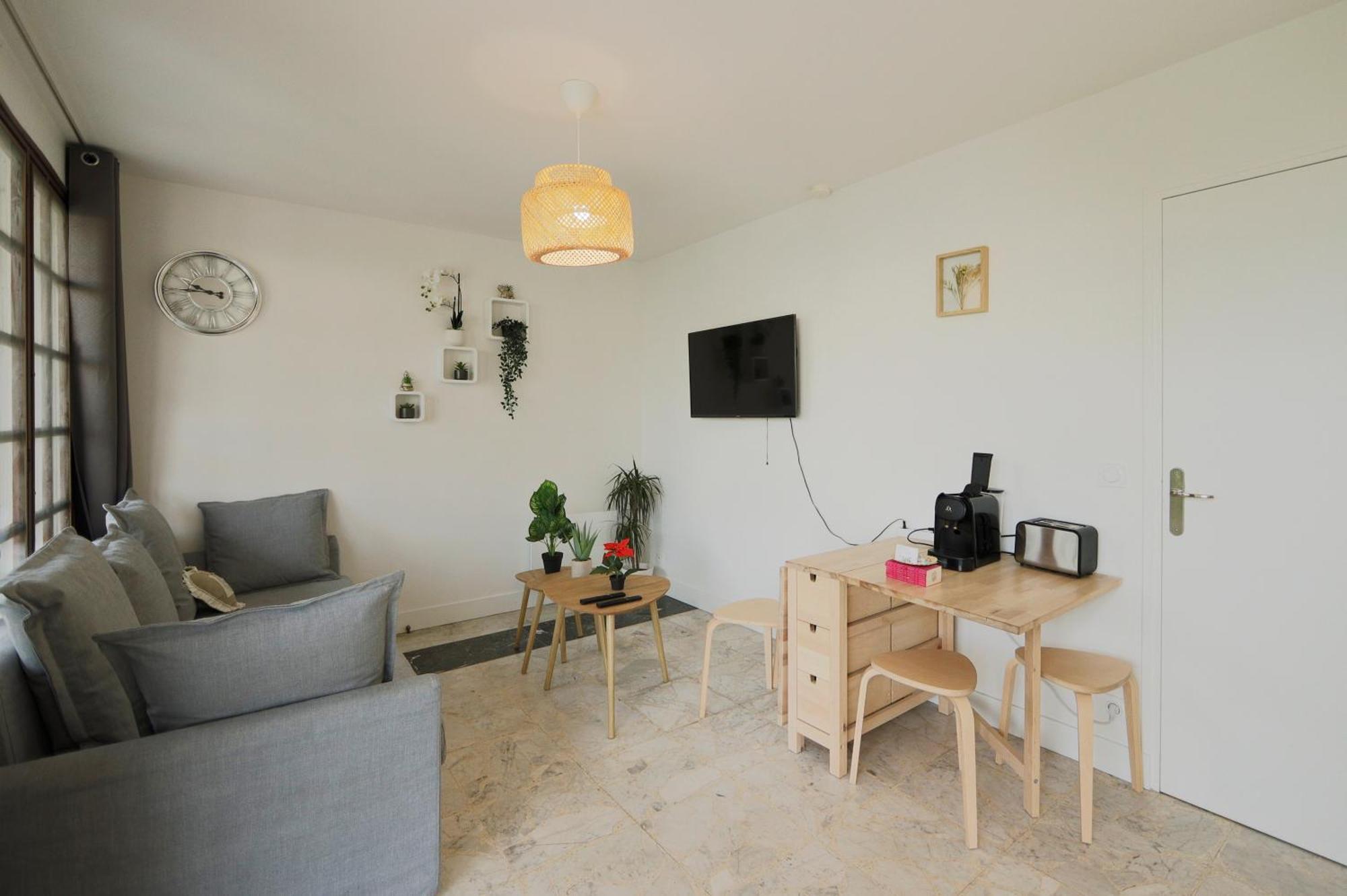 Joli T2, Terrasse Et Jardin, Ideal Pour Familles, A 15 Min De L'Aeroport Roissy Cdg Tremblay-en-France Kültér fotó